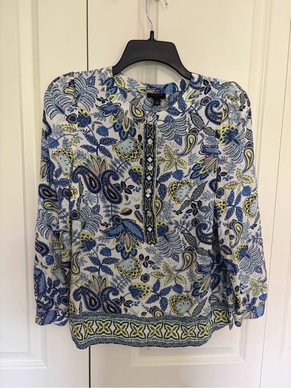 Women’s Talbots blue white floral paisley lightweight blouse size MP